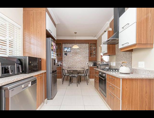 3 BEDROOM HOUSE FOR SALE IN RANDBURG CENTRAL